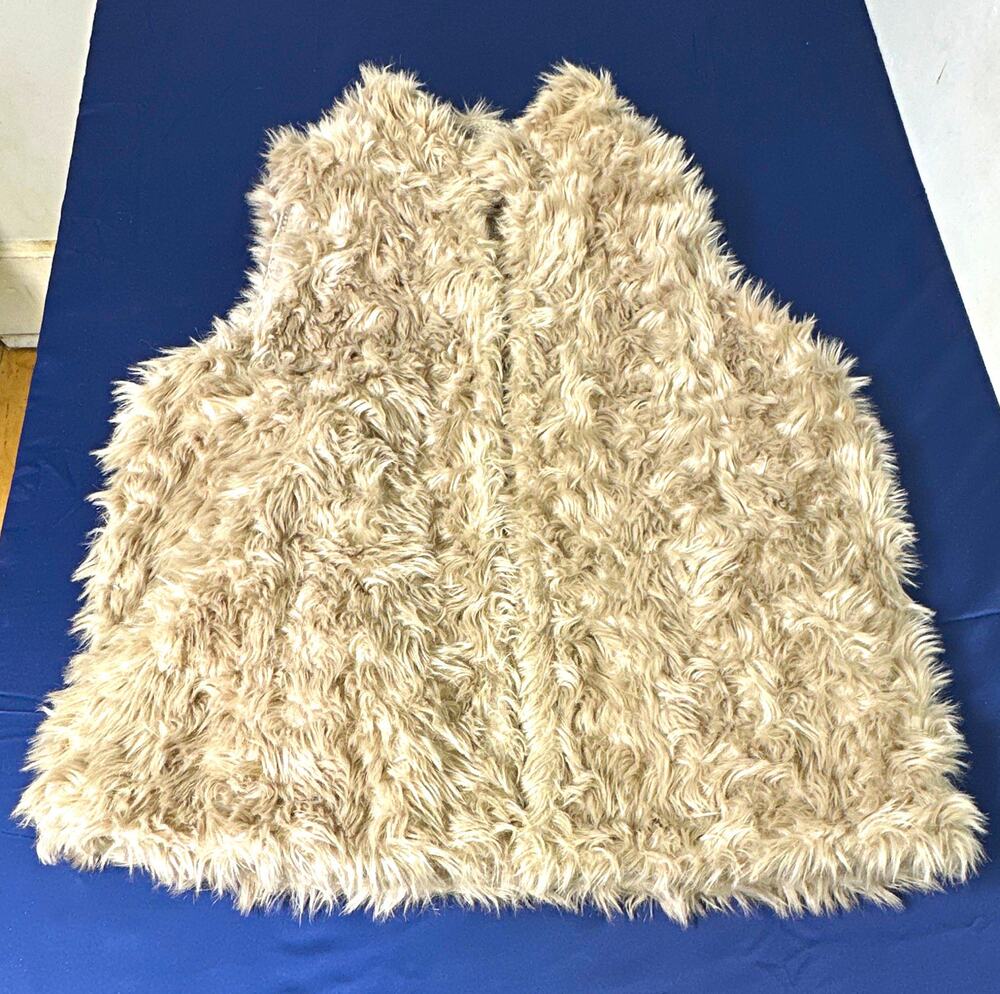Johnston & Murphy Reversible Cable Knit Faux Fur Shag Vest Beige Large